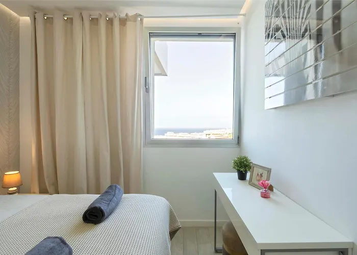 Ocean Garden 2br Climatized Pool & Parking アパート アデヘ