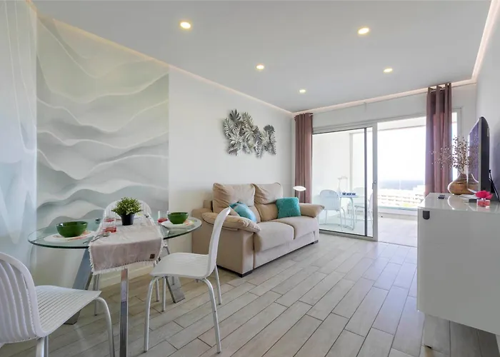 Ocean Garden 2br Climatized Pool & Parking