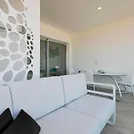 Apartmán Ocean Garden 2br Climatized Pool & Parking