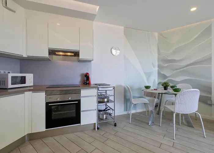 Ocean Garden 2br Climatized Pool & Parking Daire